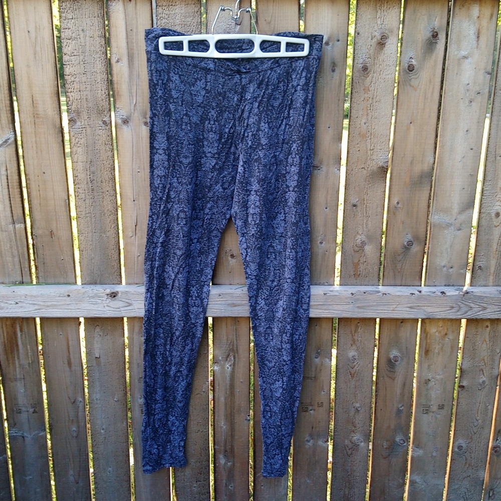 Cuddle Duds Patterned Lightweight Stretchy Soft C… - image 1